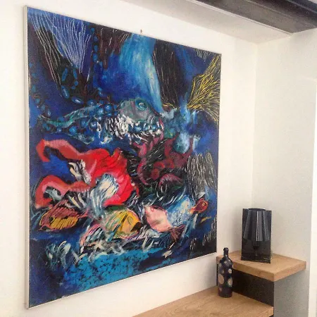 לינה וארוחת בוקר Casa Flora 2*