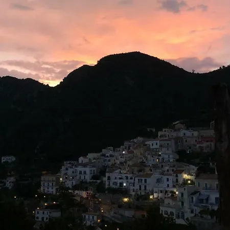 Casa Flora לינה וארוחת בוקר Vietri