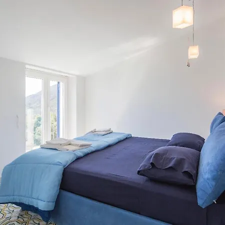 לינה וארוחת בוקר Casa Flora Vietri