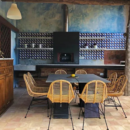 Casa Flora Bed and breakfast